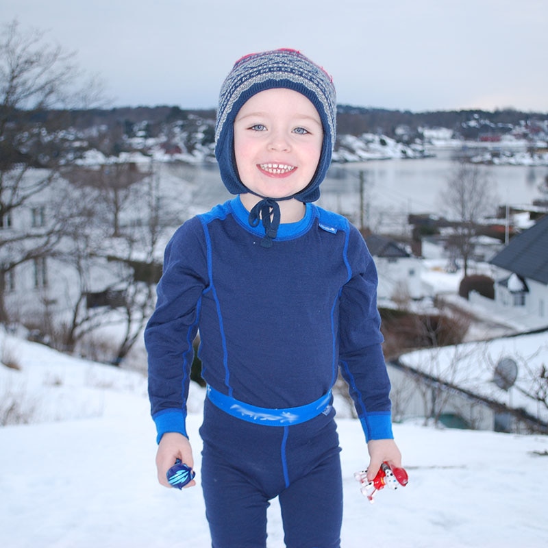https://skiingmarketplace.com/wp-content/uploads/2019/11/100-Merino-wool-thermal-kids-sports-underwear-set-super-Soft-winter-boys-girls-children-long-johns-2.jpg